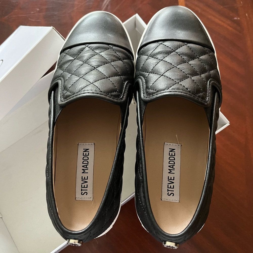 Steve Madden Zaander slip on